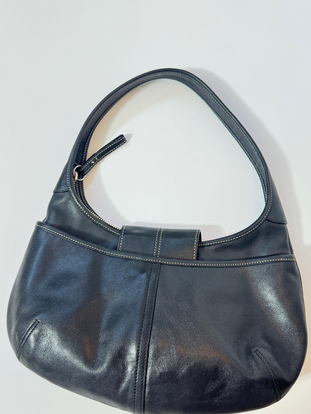 Vintage Coach SoHo Classic Black Leather Shoulder Bag with Buckle Accent - Picture 6 of 9